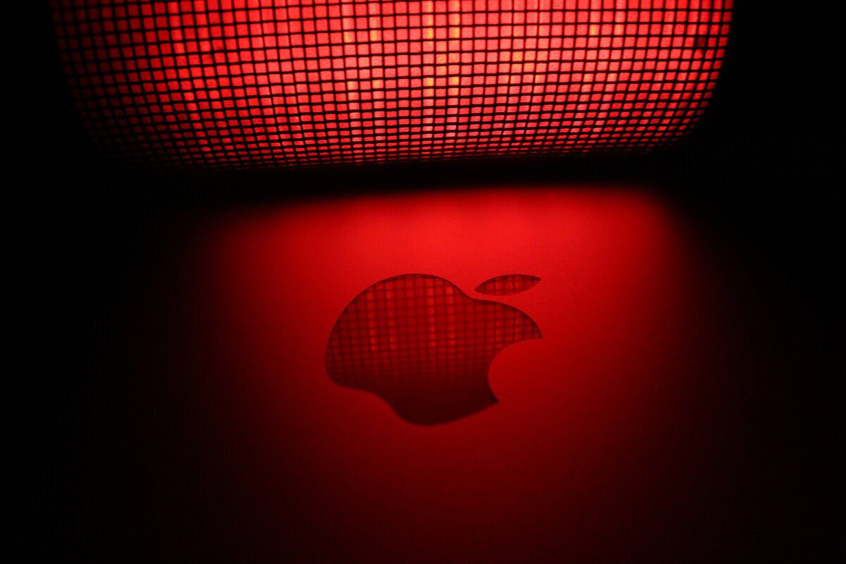 Apple pushes out emergency updates to address zero-day exploits