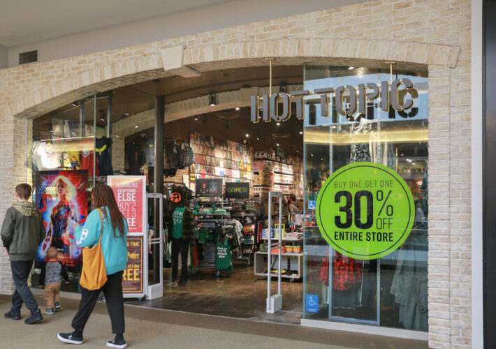 hot-topic-apparel-brand-faces-credential-stuffing-attack-–-source:-wwwdarkreading.com