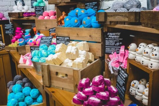 Akira ransomware gang says it stole passport scans from Lush in 110 GB data heist – Source: go.theregister.com