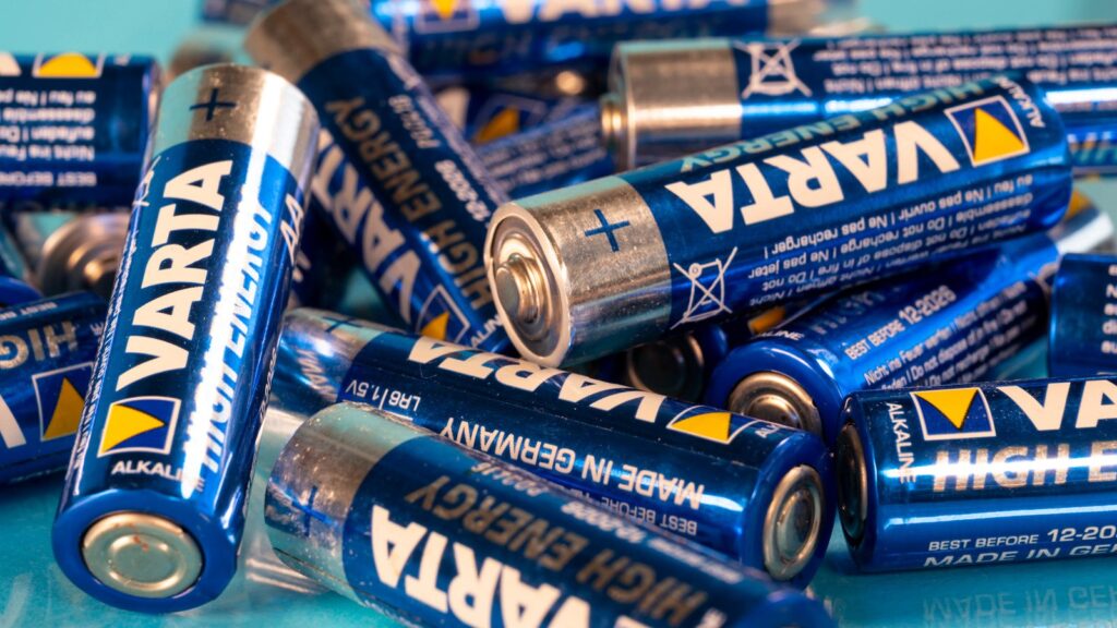 german-battery-maker-varta-halts-production-after-cyberattack-–-source:-wwwbleepingcomputer.com