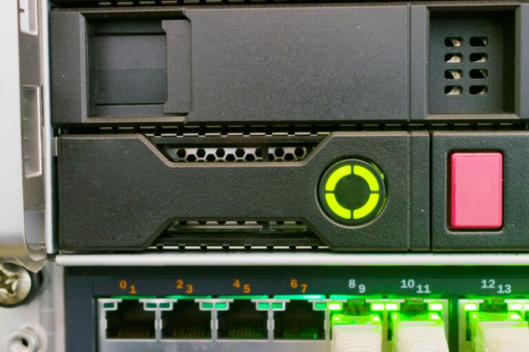 ‘keytrap’-dns-bug-threatens-widespread-internet-outages-–-source:-wwwdarkreading.com