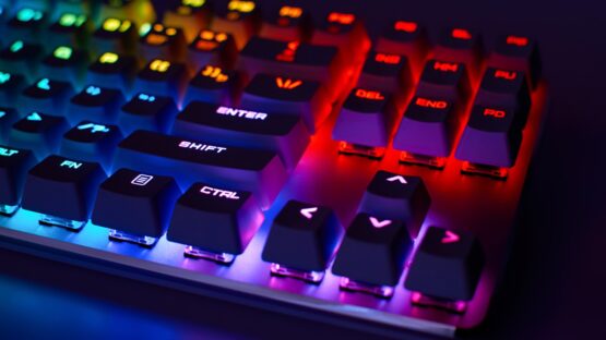 New acoustic attack determines keystrokes from typing patterns – Source: www.bleepingcomputer.com