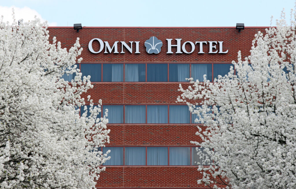 omni-hotel-it-outage-disrupts-reservations,-digital-key-systems-–-source:-wwwdarkreading.com