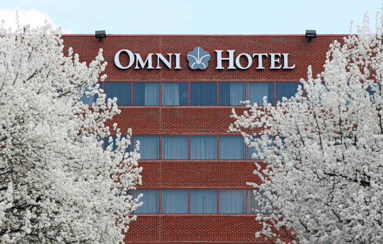 omni-hotel-it-outage-disrupts-reservations,-digital-key-systems-–-source:-wwwdarkreading.com
