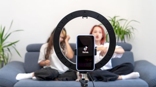 tiktok’s-teen-data-use-probed-by-uk-regulators-–-source:-wwwdarkreading.com