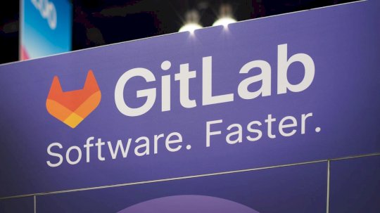 gitlab’s-ai-assistant-opened-devs-to-code-theft-–-source:-wwwdarkreading.com