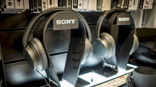 airoha-chip-vulns-put-sony,-bose-earbuds-&-headphones-at-risk-–-source:-wwwdarkreading.com