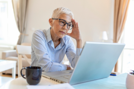 how-to-recognize-an-online-scammer-–-source:wwwmcafee.com