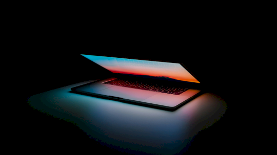 hackers-are-vibe-coding-phishing-websites-to-steal-credentials-–-source:-wwwproofpoint.com